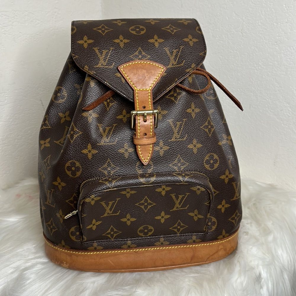 💯Authentic Louis Vuitton Monogram Backpack Small size🍀